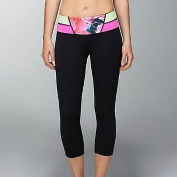 lululemon athletica Pants - LULULEMON Wunder Under Cropped Legging Reversible Floral Neon Waistband Size 6
